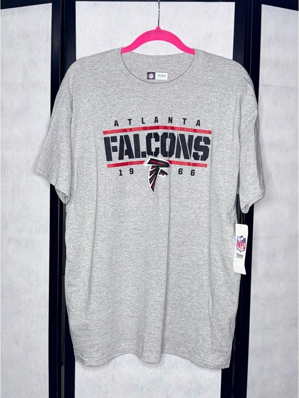 NFL Atlanta Falcons Gray Graphic T-Shirt Men’s Large NWT